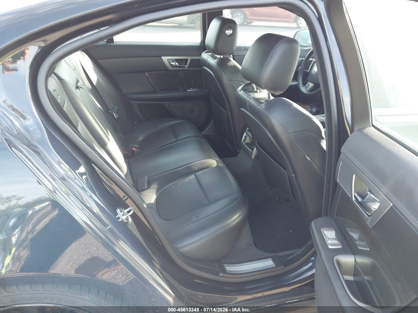 2011 Jaguar Xf VIN SAJWA0JC7BMR89542 IAAI salvage auction — NORMAL WEAR, Clear (Florida), sold $350 on 2026-07-21 (photo 8)