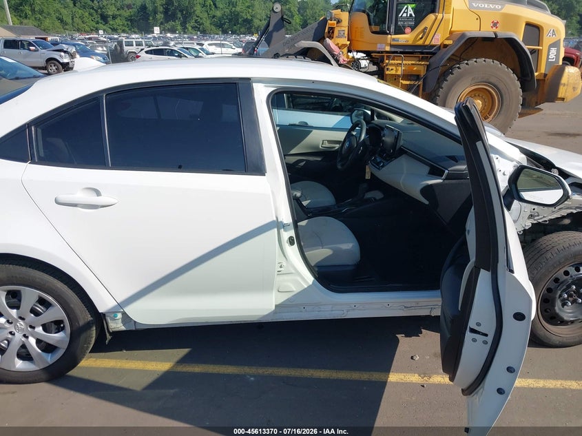 2022 Toyota Corolla VIN 5YFEPMAE8NP319467 IAAI salvage auction — FRONT END, Salvage (Connecticut), sold $4,250 on 2026-07-23 (photo 5)