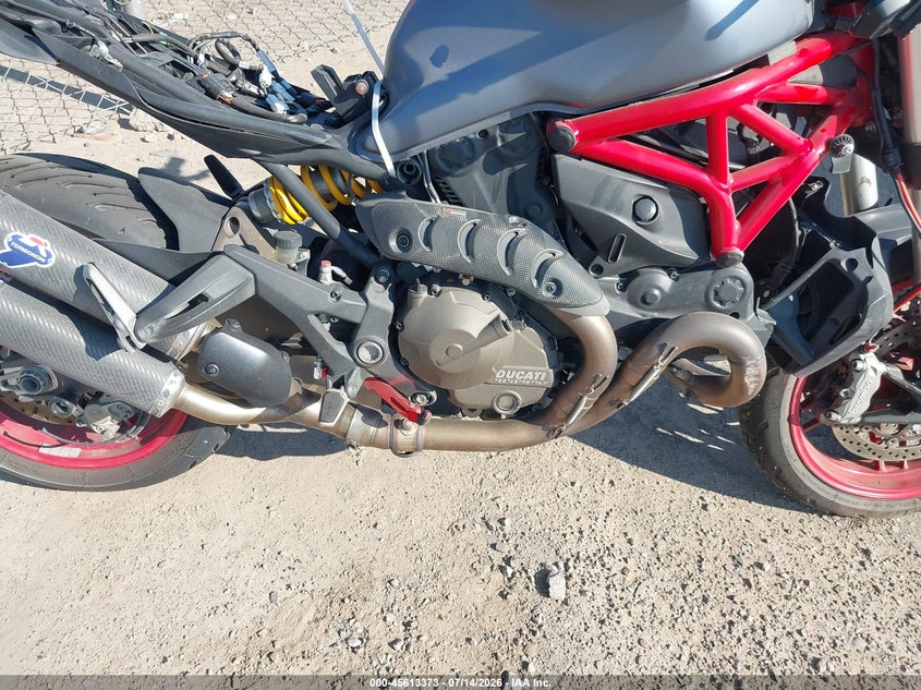 2017 Ducati Monster VIN ZDM1RBTSXHB023406 IAAI salvage auction — SIDE, Wait Title, sold $650 on 2026-10-07 (photo 8)