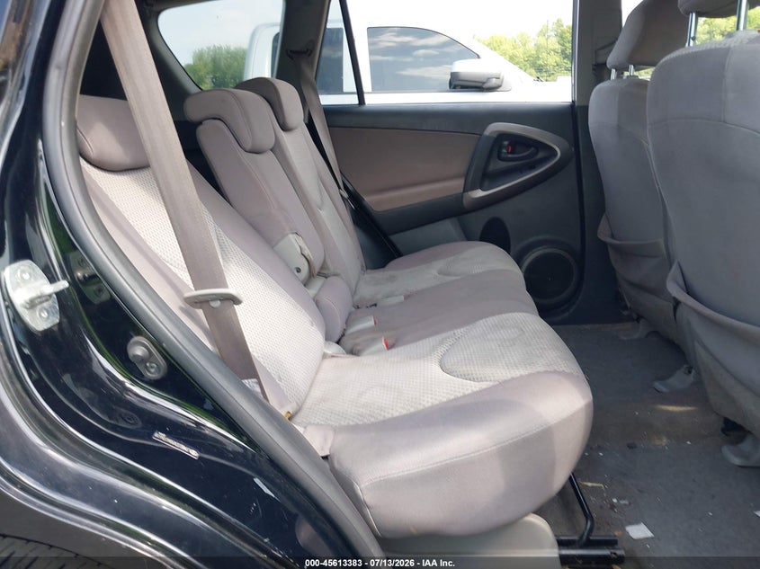 2008 Toyota Rav4 VIN JTMBD33V586076618 IAAI salvage auction — NORMAL WEAR, Clear (Connecticut), sold $1,150 on 2026-07-30 (photo 8)