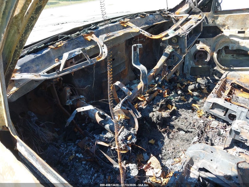 2004 Gmc Sierra 1500 VIN 1GTEK19T44E176139 IAAI salvage auction — INTERIOR BURN, Mv-907A (New York), sold $250 on 2026-07-24 (photo 7)