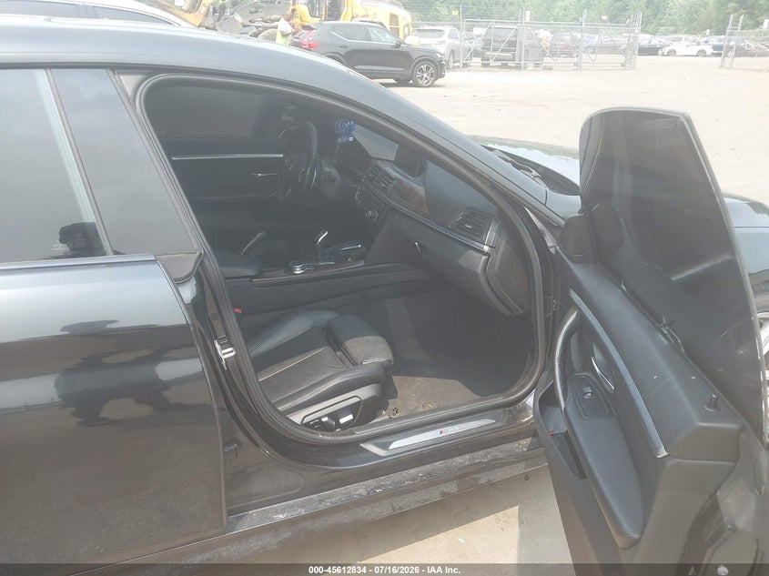 2017 BMW 4er VIN WBA4F9C30HG812084 IAAI salvage auction — FRESH WATER, Salvage (Connecticut), sold $3,250 on 2026-08-13 (photo 5)
