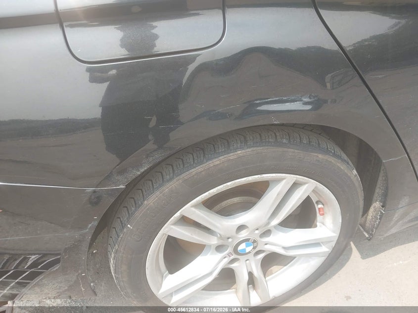 2017 BMW 4er VIN WBA4F9C30HG812084 IAAI salvage auction — FRESH WATER, Salvage (Connecticut), sold $3,250 on 2026-08-13 (photo 6)