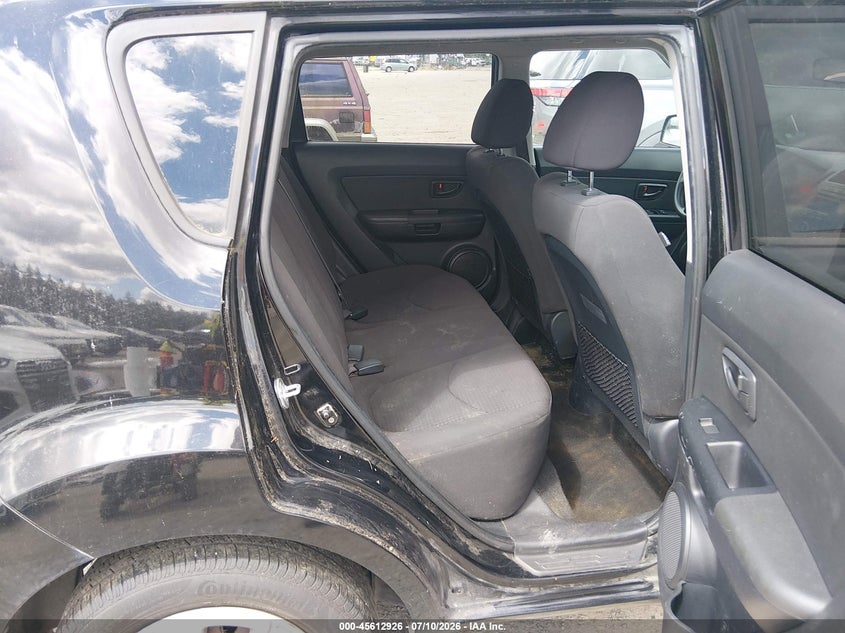 2013 Kia Soul VIN KNDJT2A55D7495083 IAAI salvage auction — NORMAL WEAR, Clear (Washington), sold $375 on 2026-07-29 (photo 8)
