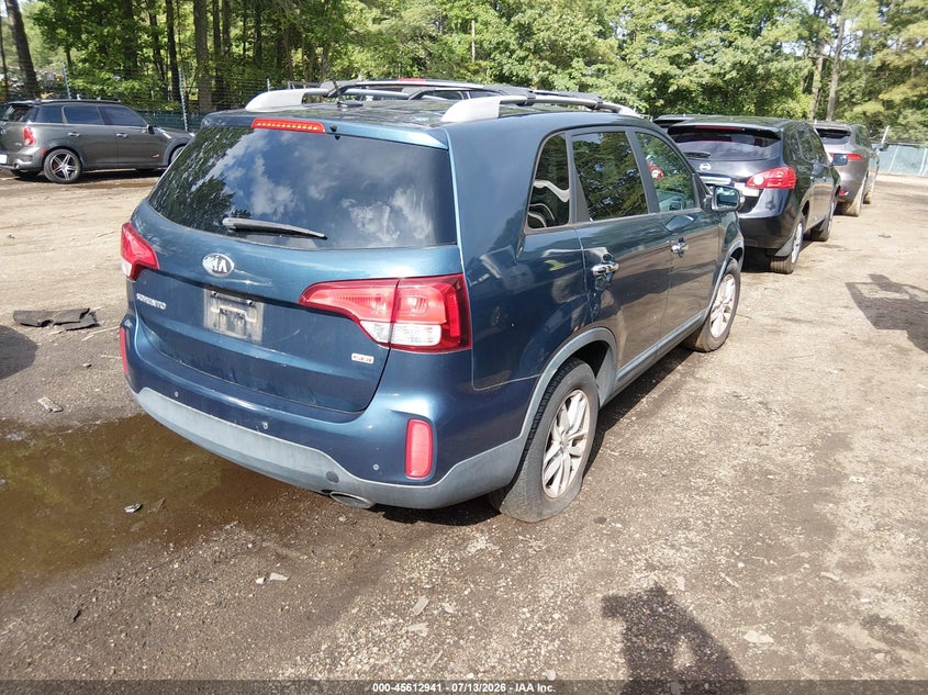 2015 Kia Sorento VIN 5XYKT3A66FG593628 IAAI salvage auction — NORMAL WEAR, Clear (Virginia), sold $1,000 on 2026-07-30 (photo 4)