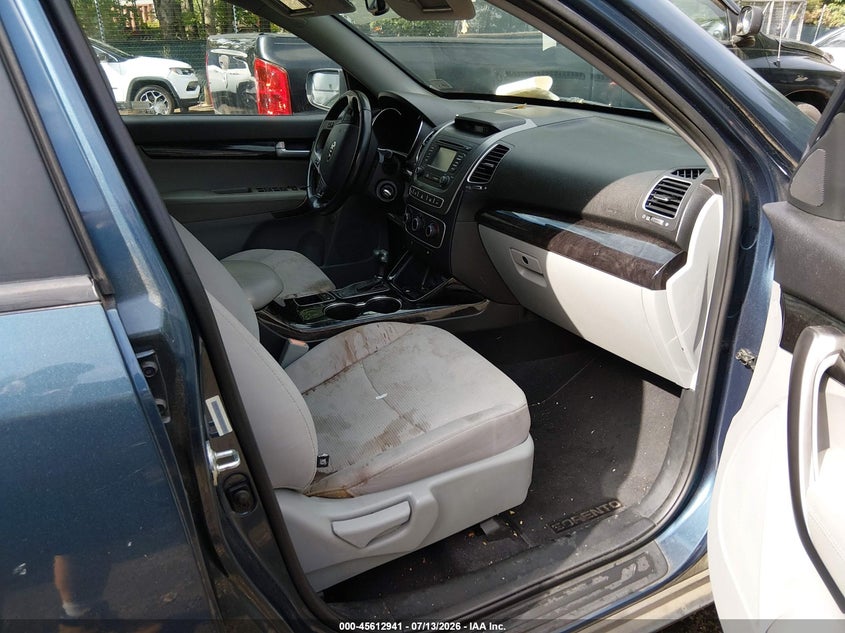 2015 Kia Sorento VIN 5XYKT3A66FG593628 IAAI salvage auction — NORMAL WEAR, Clear (Virginia), sold $1,000 on 2026-07-30 (photo 5)