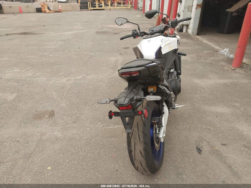 2025 Yamaha Mt09 VIN JYARN95E9SA002050 IAAI salvage auction — LEFT FRONT, Mv-907A (New York), sold $5,100 on 2026-07-29 (photo 6)