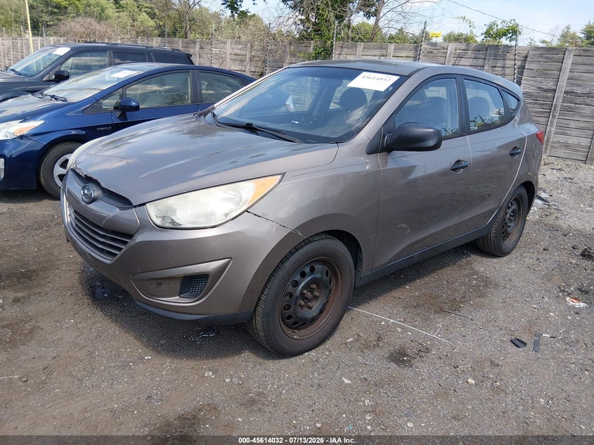 2011 Hyundai Tucson VIN KM8JT3AB1BU220770 IAAI salvage auction — NORMAL WEAR, Clear (Massachusetts), sold $650 on 2026-07-24 (photo 2)