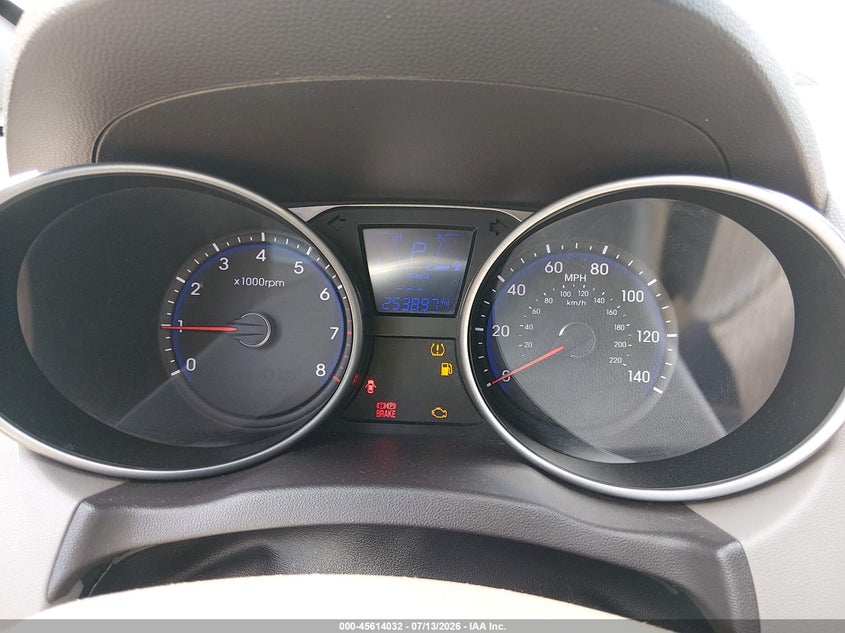 2011 Hyundai Tucson VIN KM8JT3AB1BU220770 IAAI salvage auction — NORMAL WEAR, Clear (Massachusetts), sold $650 on 2026-07-24 (photo 7)