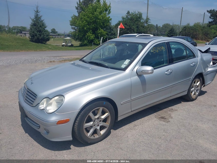 2007 Mercedes-benz C class VIN WDBRF92H77F919352 IAAI salvage auction — REAR END, Mv-907A (New York), sold $425 on 2026-08-06 (photo 2)