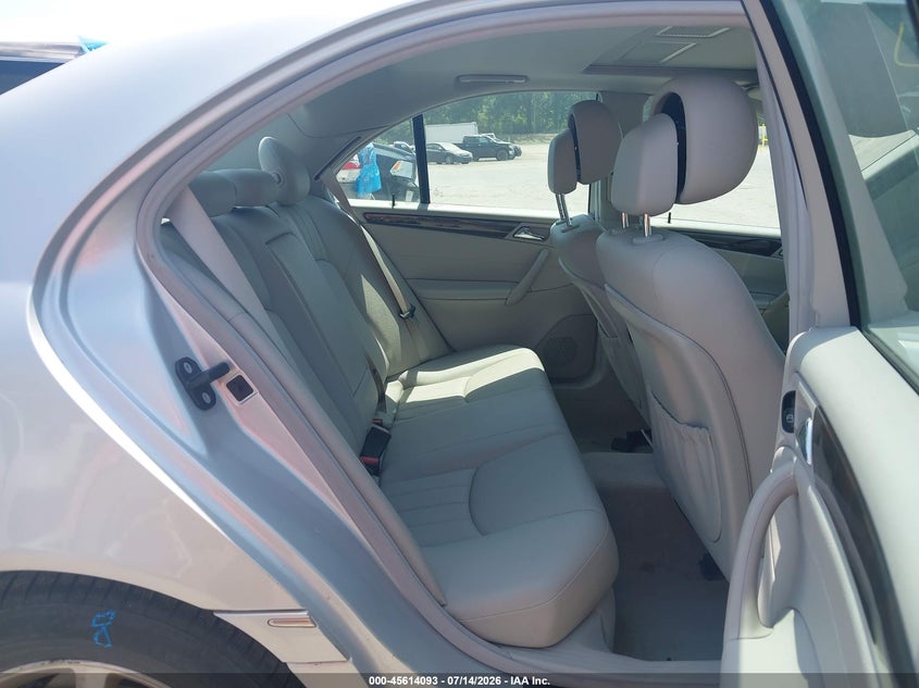 2007 Mercedes-benz C class VIN WDBRF92H77F919352 IAAI salvage auction — REAR END, Mv-907A (New York), sold $425 on 2026-08-06 (photo 8)