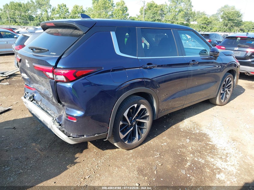 2024 Mitsubishi Outlander VIN JA4J4VA86RZ015955 IAAI salvage auction — FRONT & REAR, Salvage (Ohio), sold $10,750 on 2026-08-28 (photo 4)