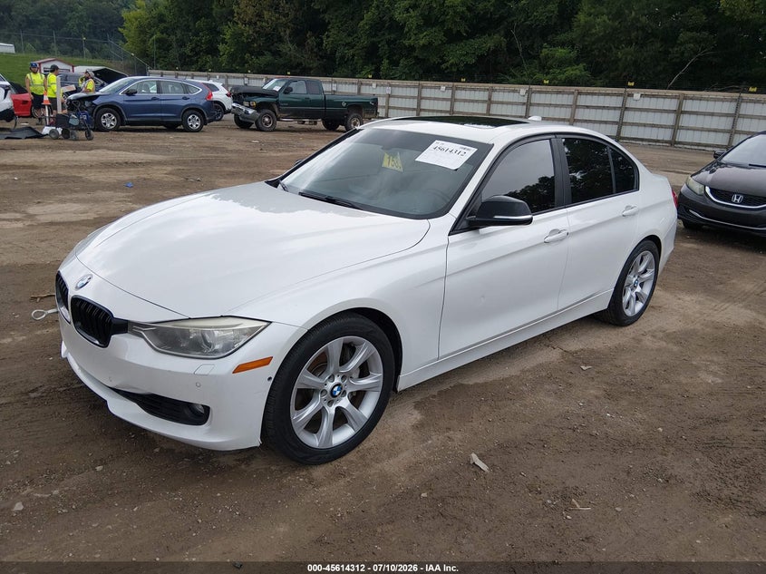 2013 BMW 3er VIN WBA3B9C5XDJ898915 IAAI salvage auction — NORMAL WEAR, Clear (Tennessee), sold $1,850 on 2026-07-29 (photo 2)