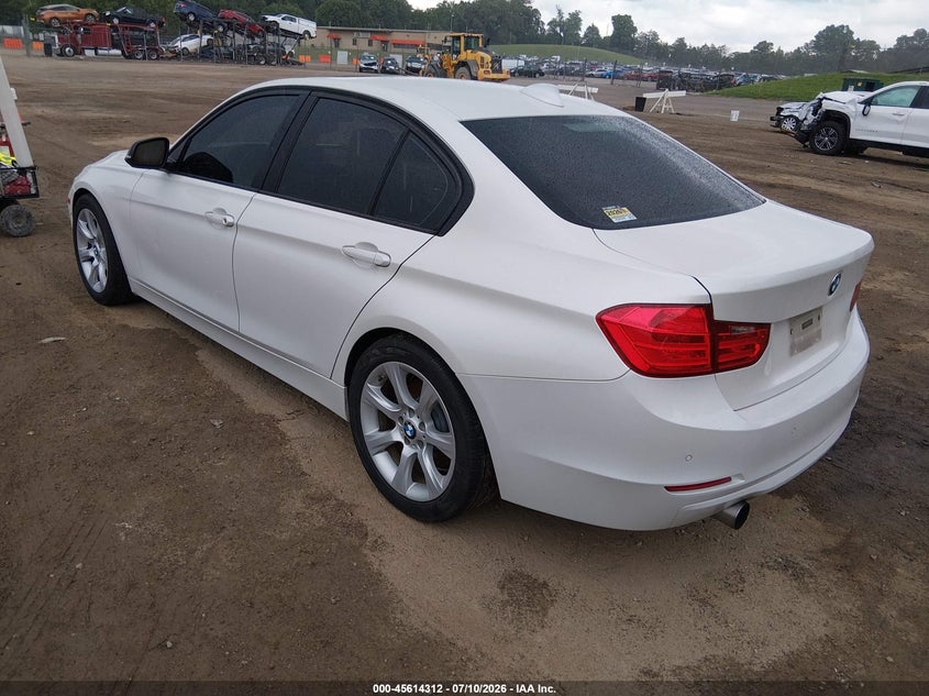 2013 BMW 3er VIN WBA3B9C5XDJ898915 IAAI salvage auction — NORMAL WEAR, Clear (Tennessee), sold $1,850 on 2026-07-29 (photo 3)