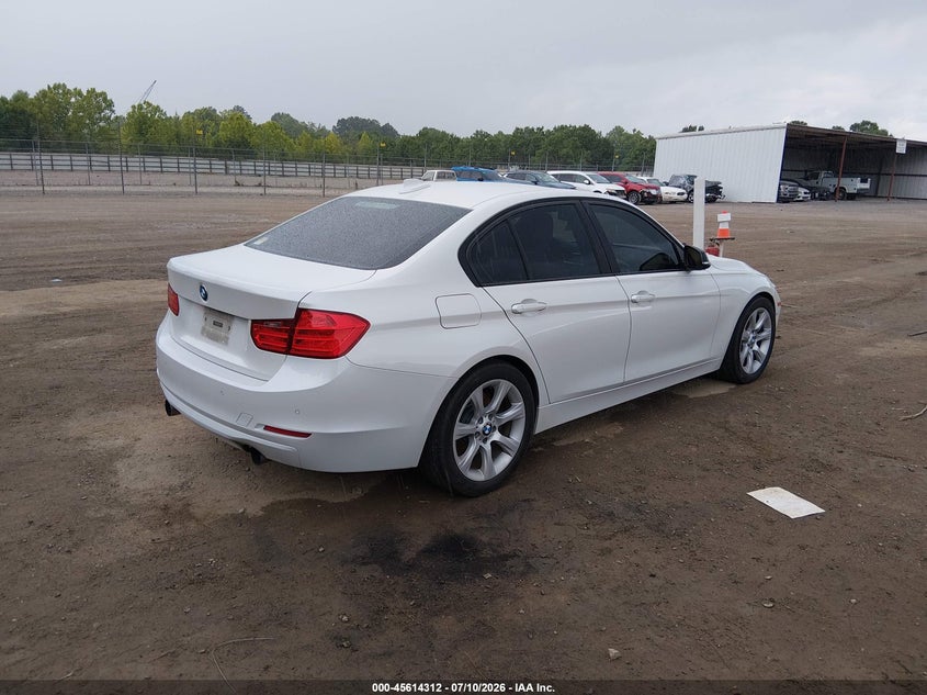 2013 BMW 3er VIN WBA3B9C5XDJ898915 IAAI salvage auction — NORMAL WEAR, Clear (Tennessee), sold $1,850 on 2026-07-29 (photo 4)