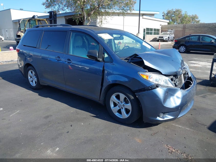 2017 Toyota Sienna VIN 5TDKZ3DC0HS859666 IAAI salvage auction — FRONT END, Salvage Title, sold $4,650 on 2026-07-19 (photo 1)