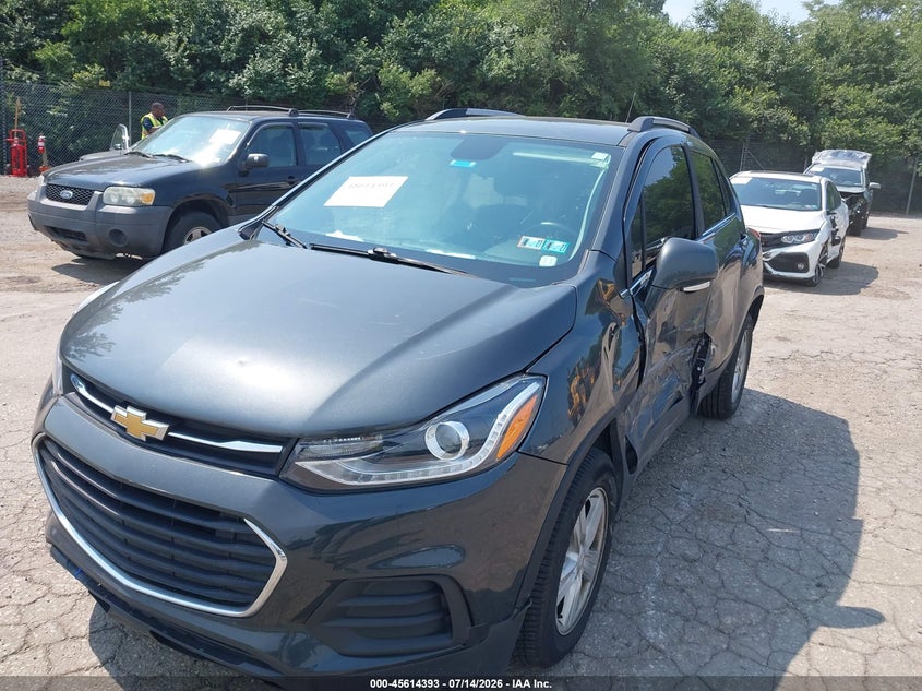 2018 Chevrolet Trax VIN KL7CJLSB7JB647184 IAAI salvage auction — SIDE, Salvage (Pennsylvania), sold $850 on 2026-07-31 (photo 2)