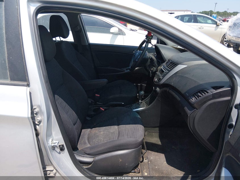 2017 Hyundai Accent VIN KMHCT5AE1HU319404 IAAI salvage auction — NORMAL WEAR, Clear (Illinois), sold $450 on 2026-07-28 (photo 5)