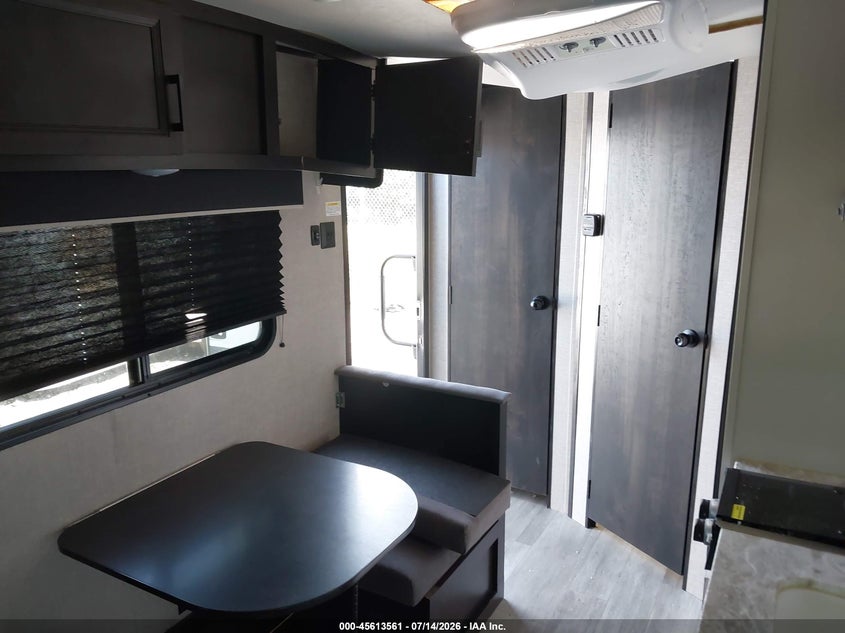 2022 Jayco Jayfl184bh VIN 1UJBJ0AJ1N17A1253 IAAI salvage auction — ROOF, Wait Title, sold $1,025 on 2026-09-04 (photo 8)