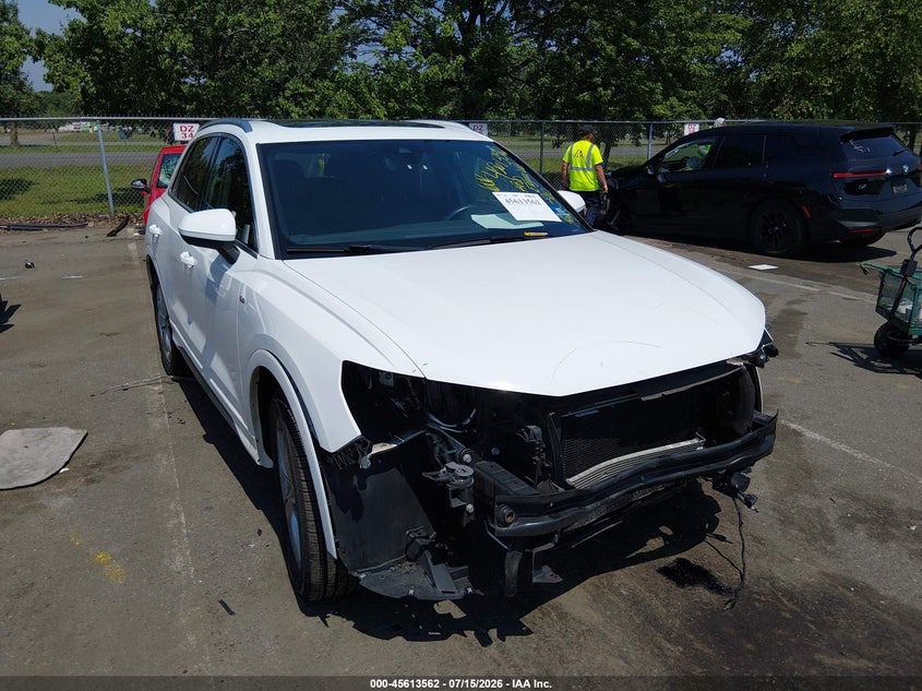 2021 Audi Q3 VIN WA1EECF36M1038241 IAAI salvage auction — FRONT END, Salvage Title, sold $7,300 on 2026-08-26 (photo 1)