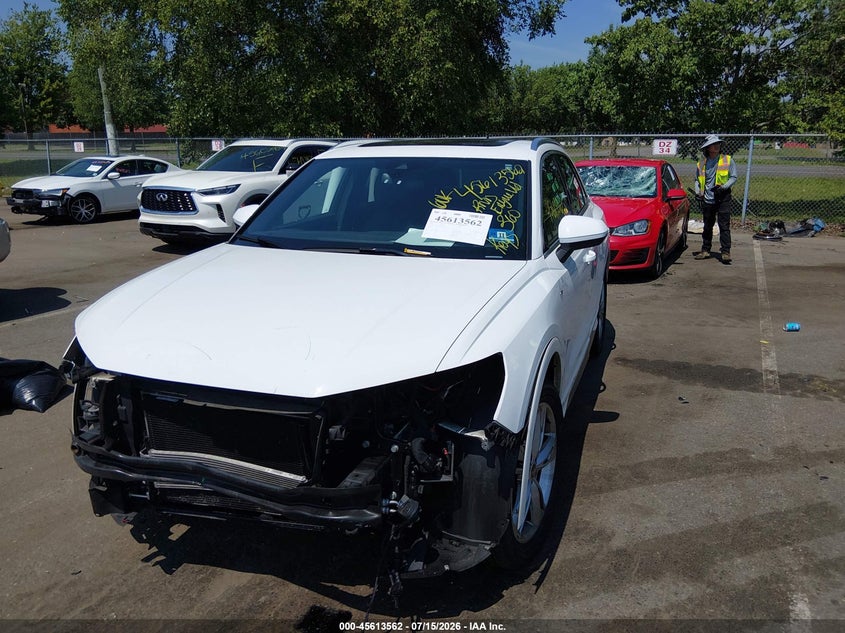 2021 Audi Q3 VIN WA1EECF36M1038241 IAAI salvage auction — FRONT END, Salvage Title, sold $7,300 on 2026-08-26 (photo 2)