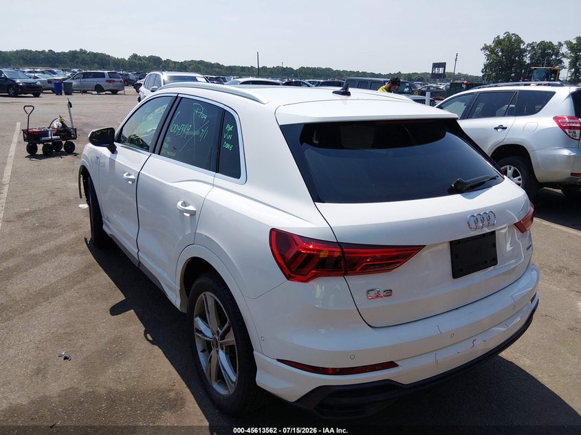 2021 Audi Q3 VIN WA1EECF36M1038241 IAAI salvage auction — FRONT END, Salvage Title, sold $7,300 on 2026-08-26 (photo 3)