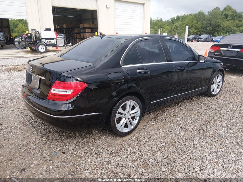 2014 Mercedes-benz C class VIN WDDGF4HBXER308196 IAAI salvage auction — NORMAL WEAR, Clear (Alabama), sold $1,650 on 2026-08-10 (photo 4)