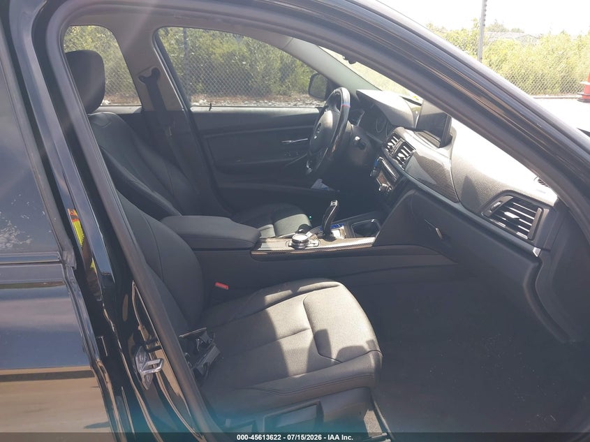 2015 BMW 3er VIN WBA3C3G51FNT52438 IAAI salvage auction — RIGHT REAR, Salvage Title, sold $2,175 on 2026-08-04 (photo 5)