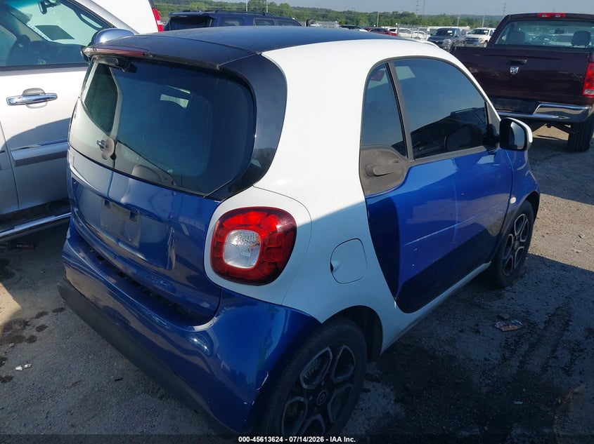 2016 Smart Fortwo VIN WMEFJ5DA6GK059268 IAAI salvage auction — REAR END, Clear (Oklahoma), sold $2,200 on 2026-09-09 (photo 4)