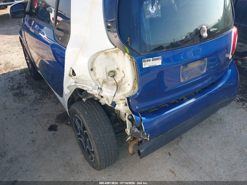 2016 Smart Fortwo VIN WMEFJ5DA6GK059268 IAAI salvage auction — REAR END, Clear (Oklahoma), sold $2,200 on 2026-09-09 (photo 6)