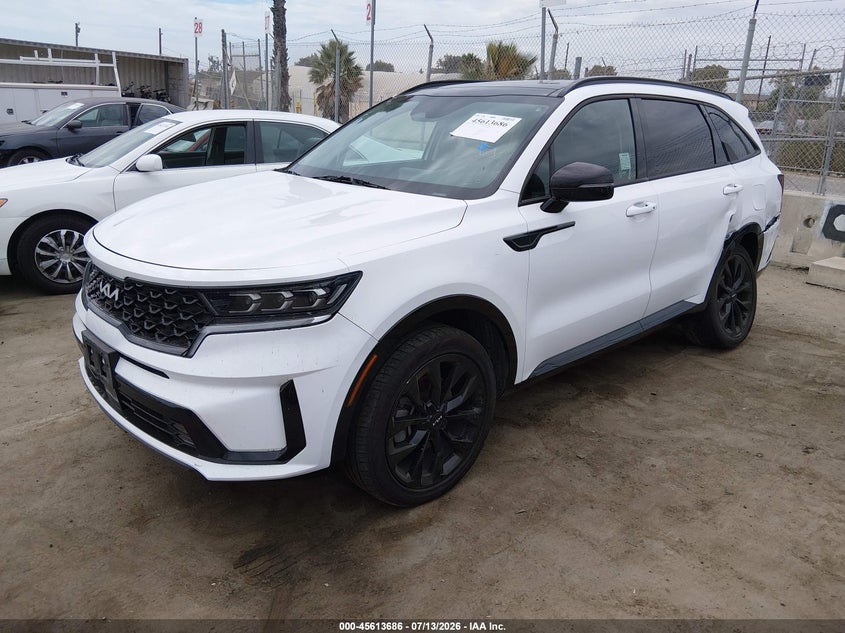 2022 Kia Sorento VIN 5XYRKDLF9NG135231 IAAI salvage auction — REAR END, Wait Title, sold $9,000 on 2026-08-23 (photo 2)