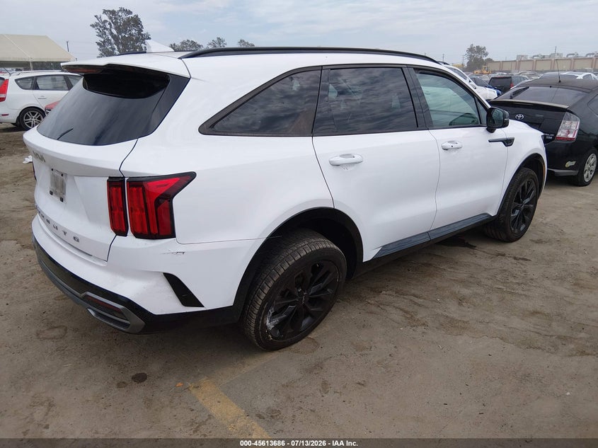 2022 Kia Sorento VIN 5XYRKDLF9NG135231 IAAI salvage auction — REAR END, Wait Title, sold $9,000 on 2026-08-23 (photo 4)