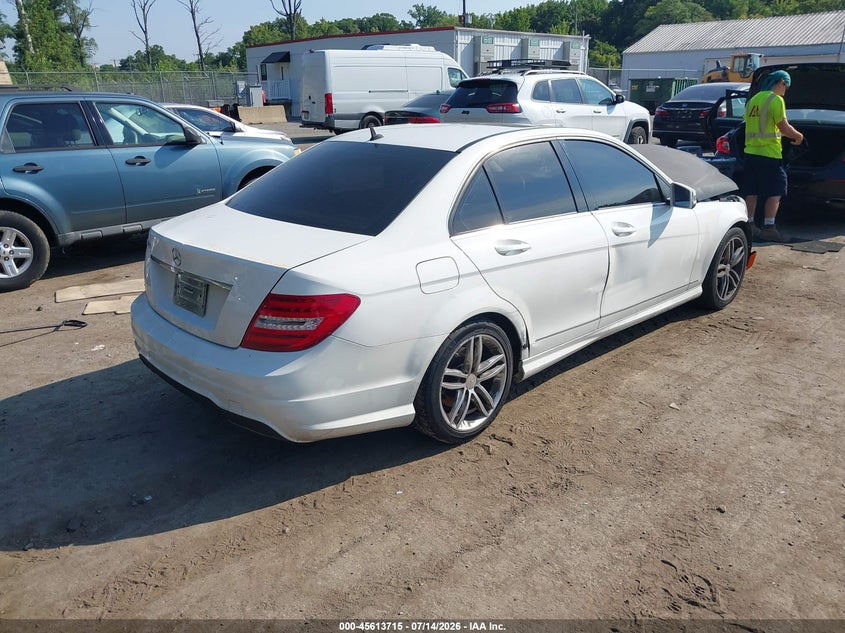 2013 Mercedes-benz C-klasse VIN WDDGF4HB4DR294651 IAAI salvage auction — FRONT END, Wait Title, sold $775 on 2026-08-18 (photo 4)