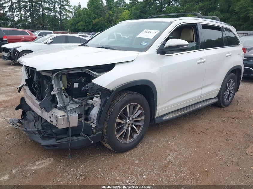 2017 Toyota Highlander VIN 5TDKZRFHXHS187756 IAAI salvage auction — NORMAL WEAR, Clear (Arkansas), sold $4,850 on 2026-07-23 (photo 2)