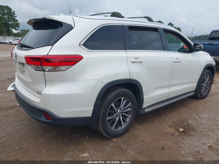 2017 Toyota Highlander VIN 5TDKZRFHXHS187756 IAAI salvage auction — NORMAL WEAR, Clear (Arkansas), sold $4,850 on 2026-07-23 (photo 4)
