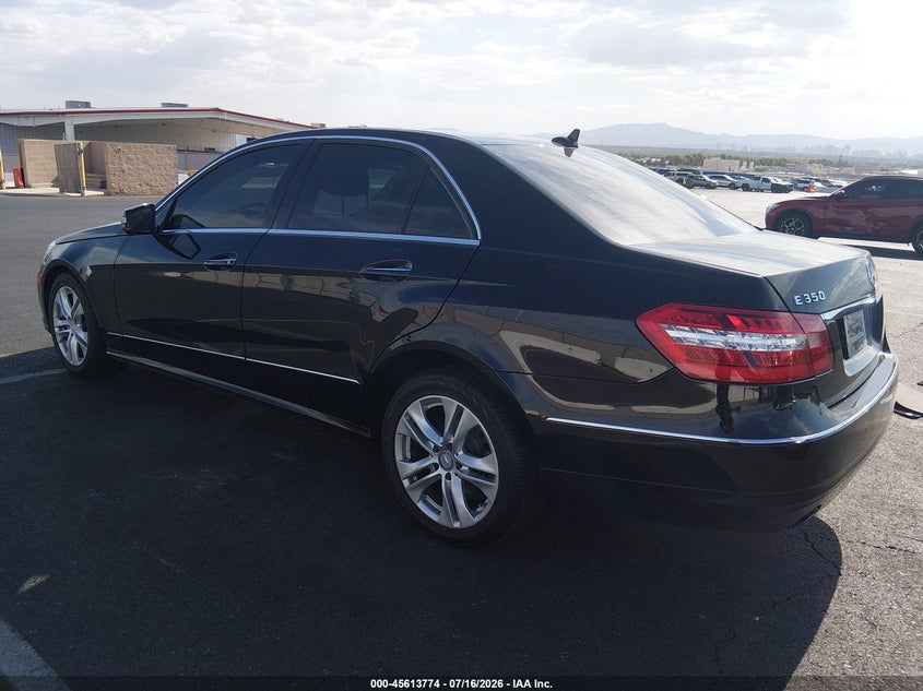 2011 Mercedes-benz E-class VIN WDDHF5GB8BA469233 IAAI salvage auction — RIGHT SIDE, Salvage (Nevada), sold $1,100 on 2026-08-07 (photo 3)