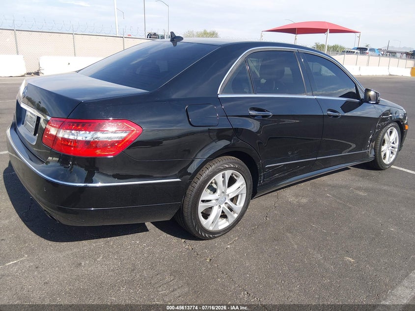 2011 Mercedes-benz E-class VIN WDDHF5GB8BA469233 IAAI salvage auction — RIGHT SIDE, Salvage (Nevada), sold $1,100 on 2026-08-07 (photo 4)