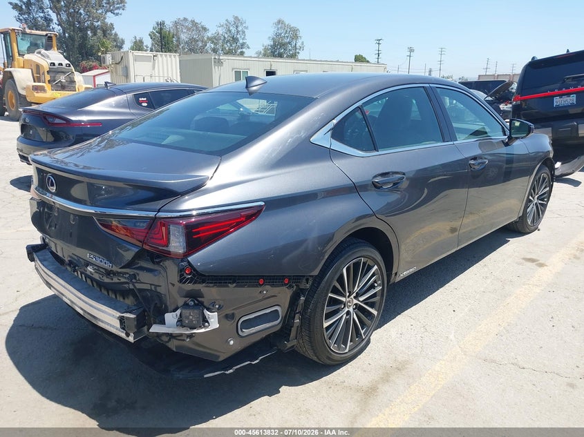 2022 Lexus ES VIN 58ADA1C19NU013469 IAAI salvage auction — FRONT & REAR, Salvage Title, sold $11,750 on 2026-09-01 (photo 4)