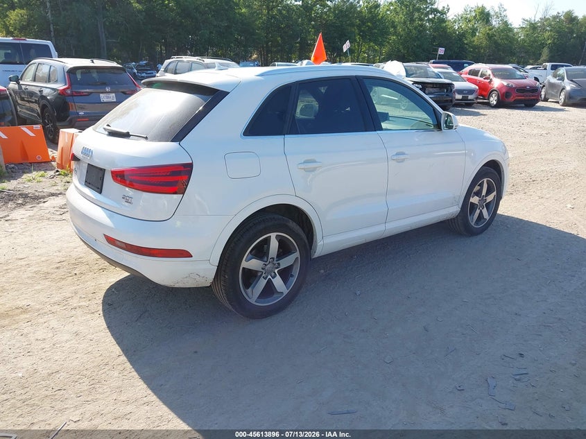 2015 Audi Q3 VIN WA1EFCFS9FR003718 IAAI salvage auction — NORMAL WEAR, Clear (Massachusetts), sold $800 on 2026-07-29 (photo 4)