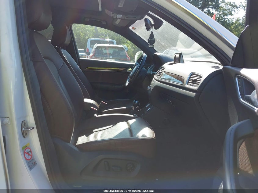 2015 Audi Q3 VIN WA1EFCFS9FR003718 IAAI salvage auction — NORMAL WEAR, Clear (Massachusetts), sold $800 on 2026-07-29 (photo 5)