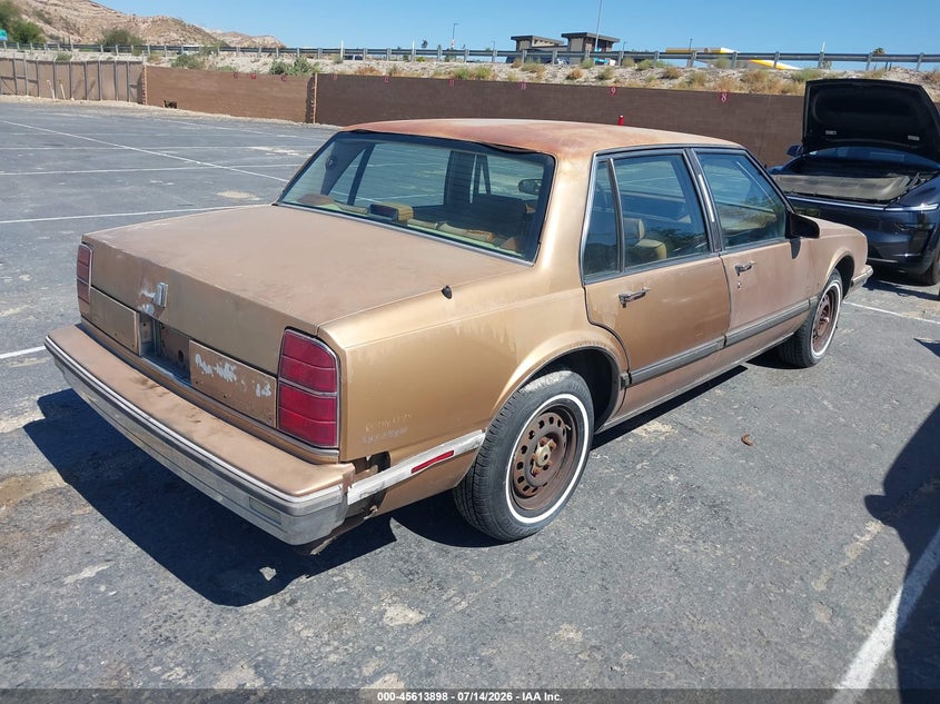 1989 Oldsmobile Delta 88 VIN 1G3HY54C7KH302628 IAAI salvage auction — NORMAL WEAR, Clear - Dealer Only (California), sold $200 on 2026-07-29 (photo 4)