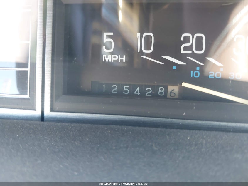 1989 Oldsmobile Delta 88 VIN 1G3HY54C7KH302628 IAAI salvage auction — NORMAL WEAR, Clear - Dealer Only (California), sold $200 on 2026-07-29 (photo 7)