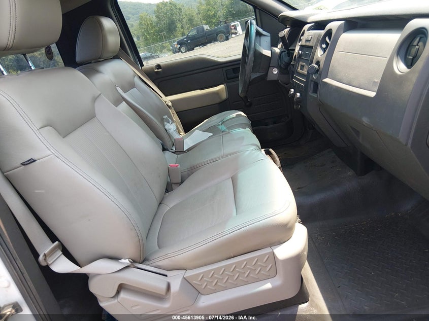 2010 Ford F-150 VIN 1FTMF1CW2AKB05313 IAAI salvage auction — NORMAL WEAR, Clear (New Jersey), sold $225 on 2026-07-23 (photo 5)