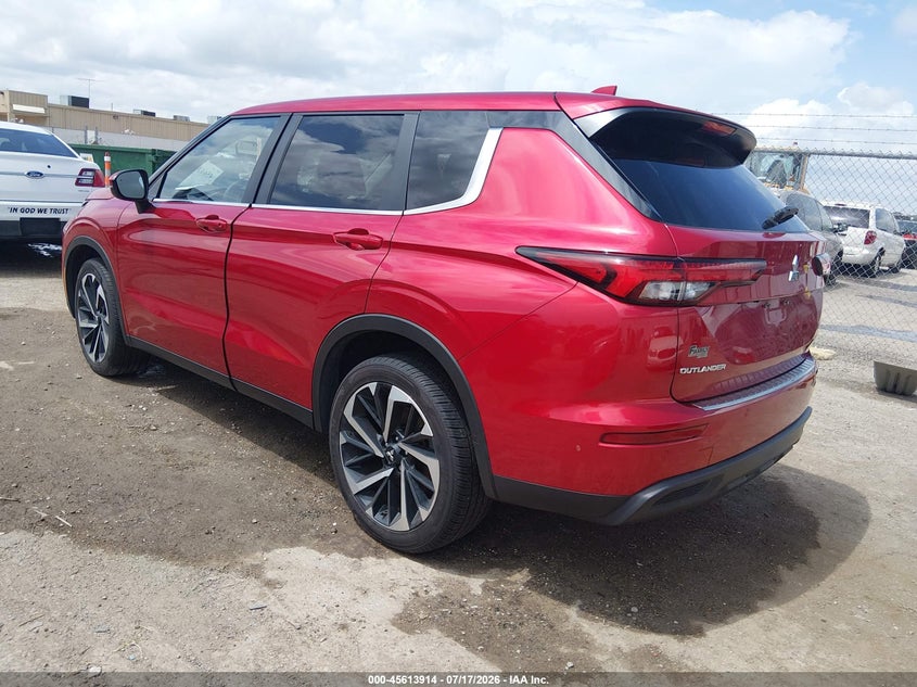 2022 Mitsubishi Outlander VIN JA4J4TA80NZ064647 IAAI salvage auction — WATER/FLOOD, Salvage Title, sold $4,950 on 2026-08-19 (photo 3)