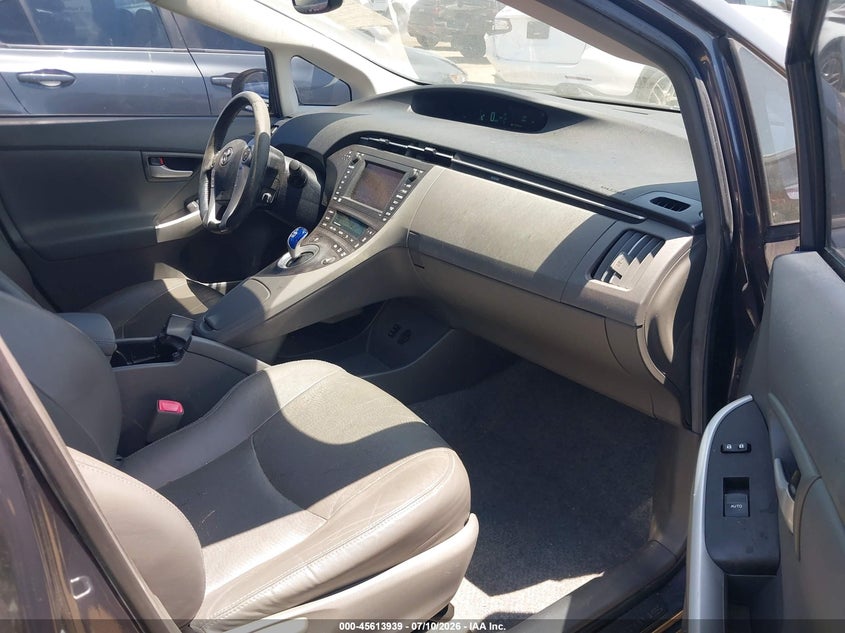 2010 Toyota Prius v VIN JTDKN3DU4A0220767 IAAI salvage auction — NORMAL WEAR, Clear - Dealer Only (California), sold $2,150 on 2026-07-15 (photo 5)