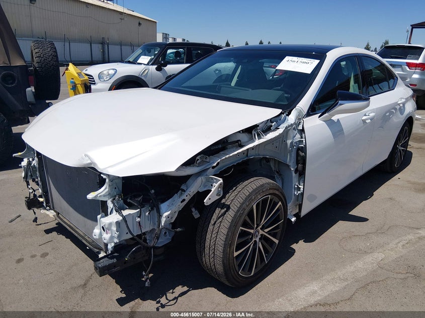 2022 Lexus ES VIN 58ADZ1B17NU118408 IAAI salvage auction — FRONT & REAR, Salvage (California), sold $10,100 on 2026-07-28 (photo 2)