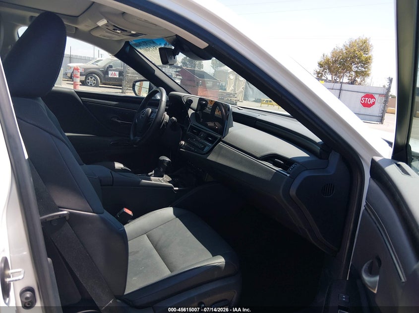 2022 Lexus ES VIN 58ADZ1B17NU118408 IAAI salvage auction — FRONT & REAR, Salvage (California), sold $10,100 on 2026-07-28 (photo 5)