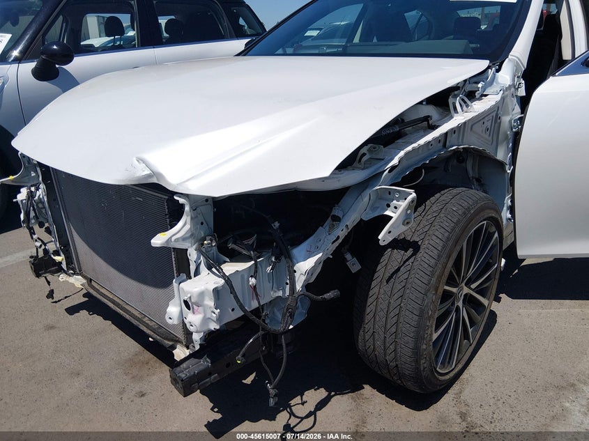 2022 Lexus ES VIN 58ADZ1B17NU118408 IAAI salvage auction — FRONT & REAR, Salvage (California), sold $10,100 on 2026-07-28 (photo 6)