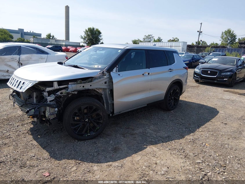 2022 Mitsubishi Outlander VIN JA4J3UA82NZ077909 IAAI salvage auction — FRONT END, Wait Title, sold $5,000 on 2026-08-23 (photo 2)