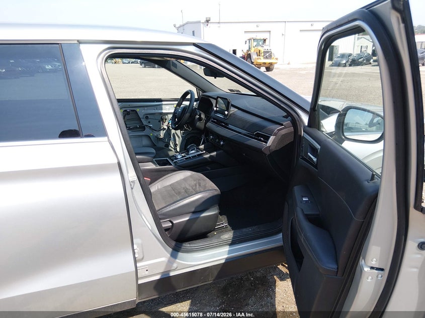 2022 Mitsubishi Outlander VIN JA4J3UA82NZ077909 IAAI salvage auction — FRONT END, Wait Title, sold $5,000 on 2026-08-23 (photo 5)